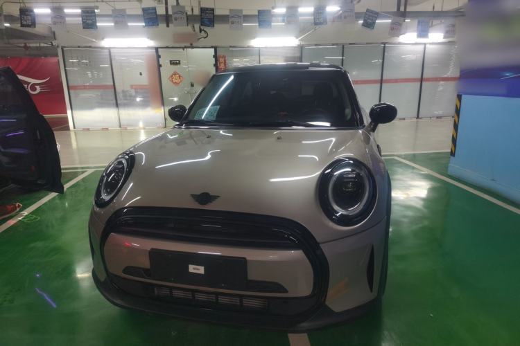 Used MINI MINI 2023 1.5T COOPER Artist
