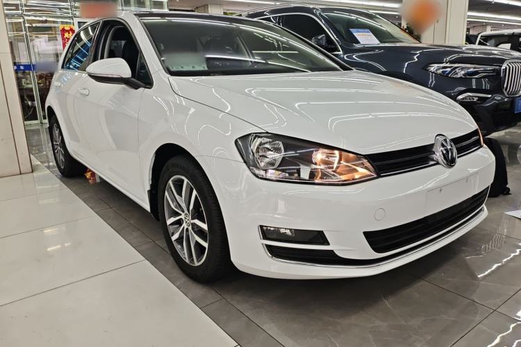 Used Volkswagen Golf 2016 230TSI Automatic Luxury Version
