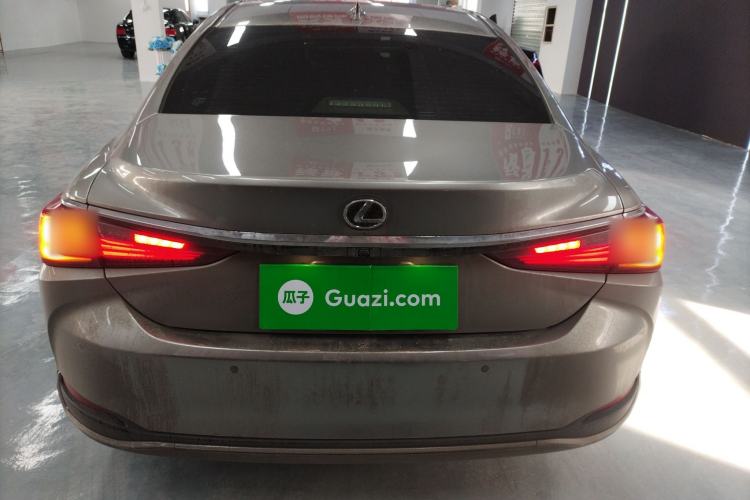 Used Lexus ES 2023 200 Excellence Edition
