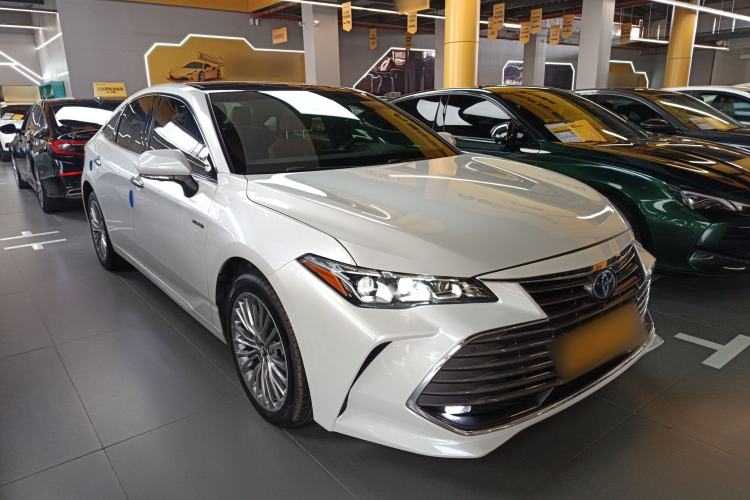 Used Toyota Avalon 2019 Dual-Engine 2.5L XLE Prestige Version China VI Standard
