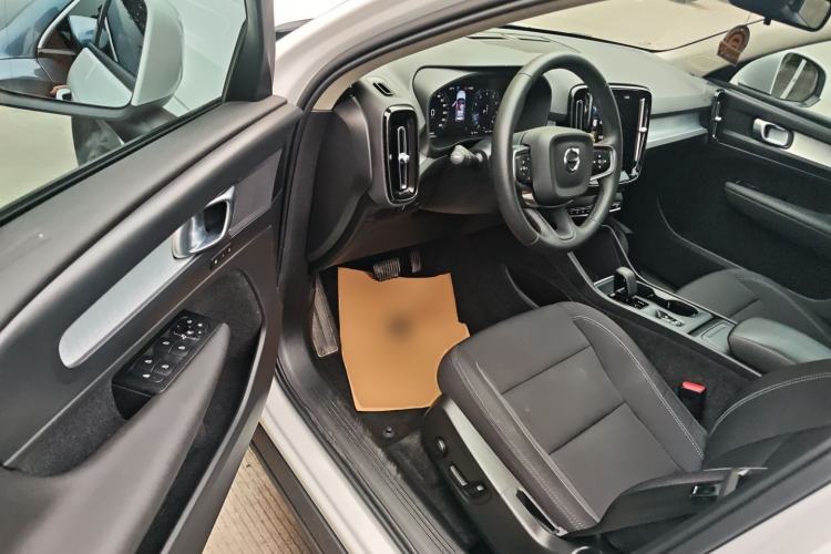 Used Volvo XC40 2022 T4 Four-Wheel Drive Smart & Stylish Edition
