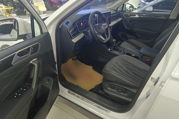 Used Volkswagen Tiguan L 2024 300TSI Automatic Two-Wheel Drive Smart Edition
