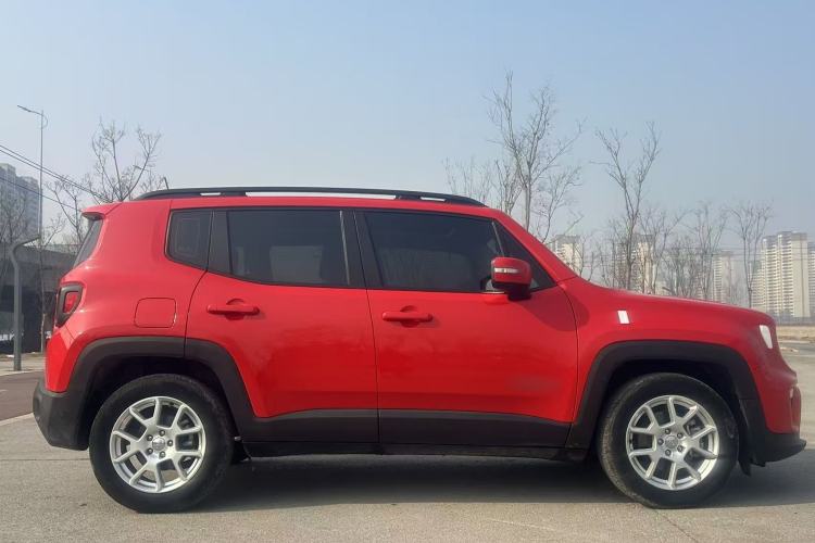 Used  Renegade 2019 220T Automatic Leading Edition
