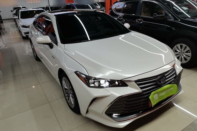 Used Toyota Avalon 2019 Dual-Engine 2.5L XLE Prestige Version China VI Standard