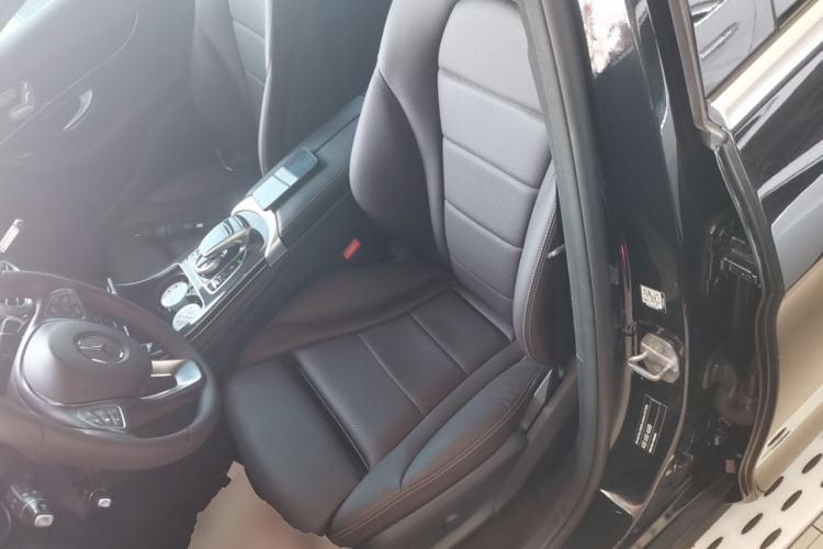 Used Mercedes-Benz GLC 2018 Facelift GLC 260 4MATIC Luxury Edition
