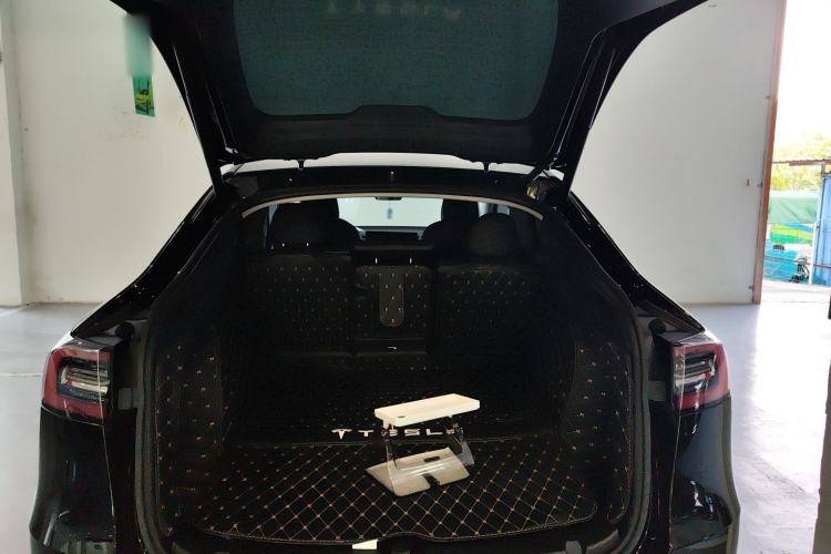 Used Tesla Model Y 2022 Long-Range All-Wheel-Drive Version
