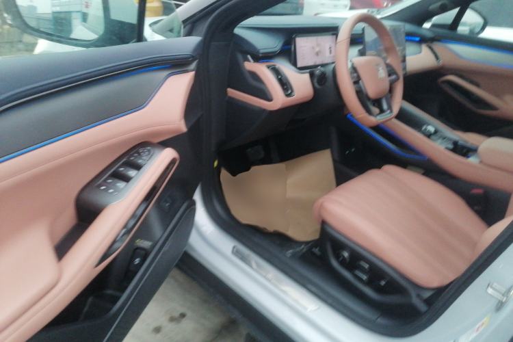 Used BYD Song L EV 2025 Intelligent Driving Version 662 km LiDAR Excellence Edition
