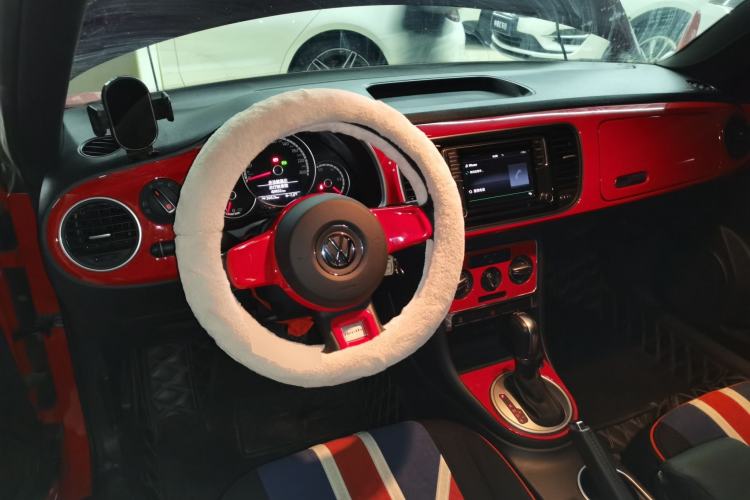 Used Volkswagen Beetle 2015 180TSI model
