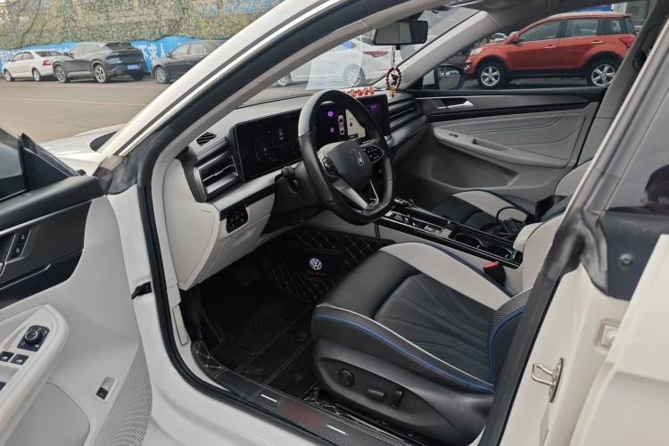 Used Volkswagen Lamando 2022 Lavida L 280TSI DSG Cool & Spicy Edition
