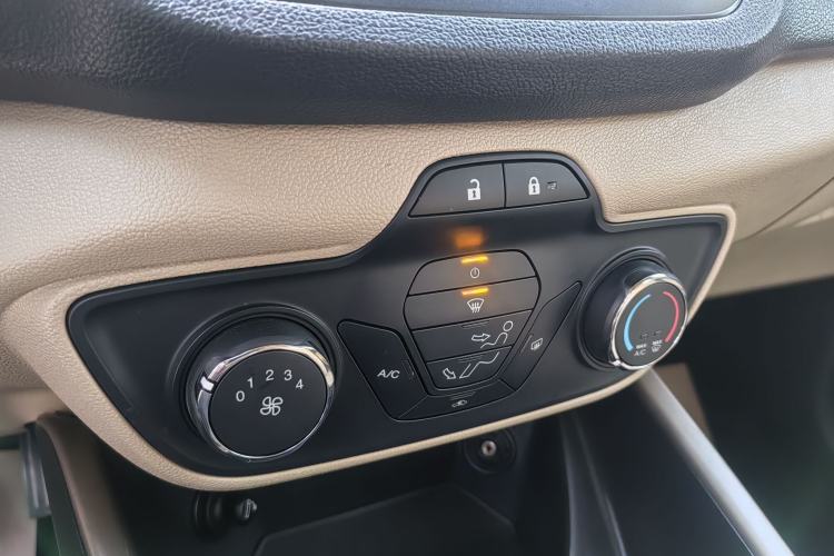 Used Ford Escort 2015 1.5L Manual Comfort Model
