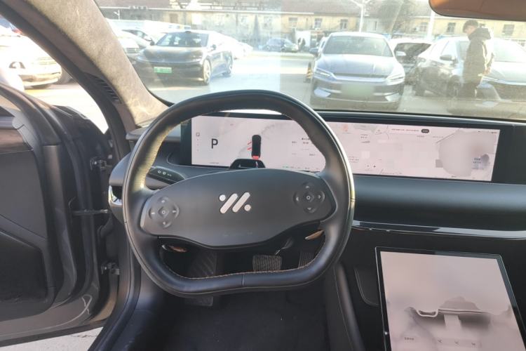 Used  L7 2022 Dynamic Model
