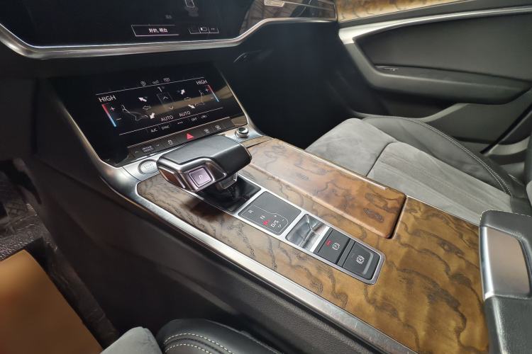 Used Audi A6L 2019 40 TFSI Luxury Dynamic Model
