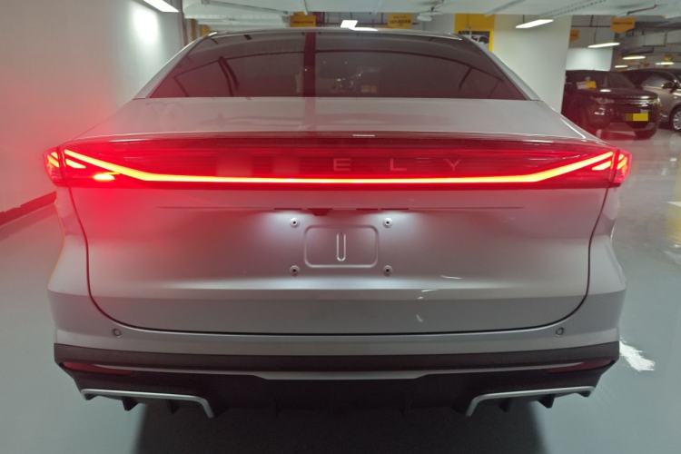 Used  L6 2025 EM-i 140km Starship Edition