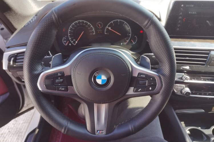 Used BMW 5 Series 2019 Facelifted 530Li Leading Edition M Sport Package
