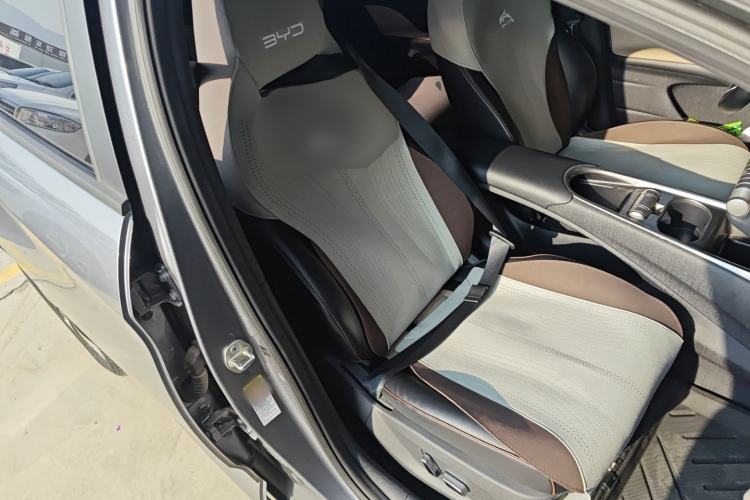 Used BYD Dolphin 2023 420 km Fashion Edition
