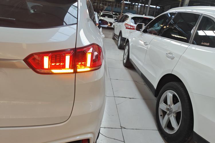 Used Wey VV5 2021 1.5T Two-Wheel Drive Smart Pioneer
