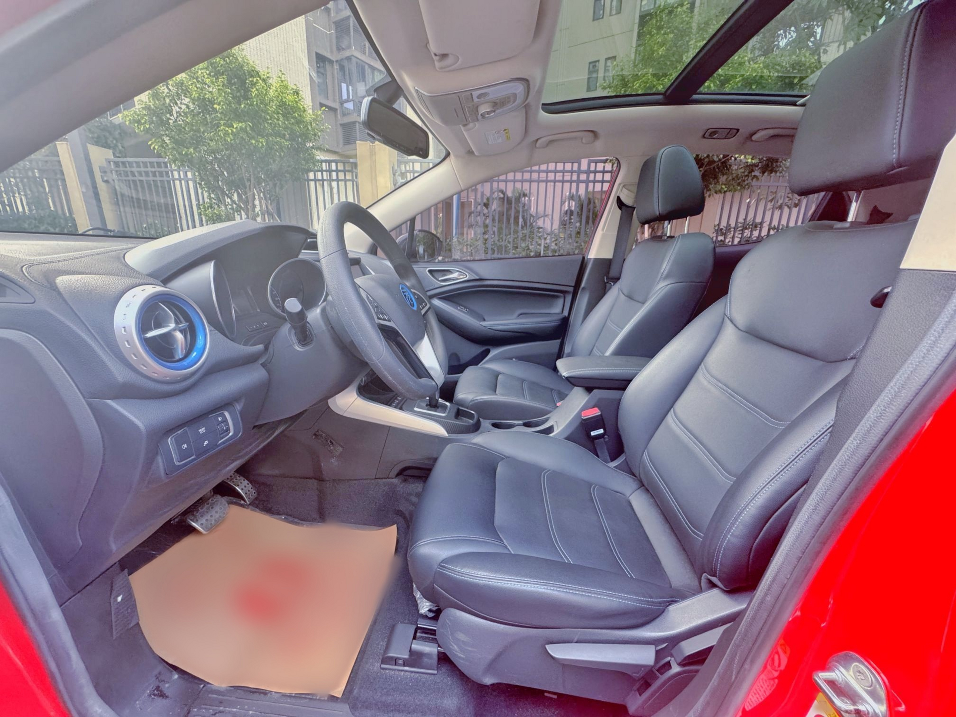 Переднее сиденье в автомобиле