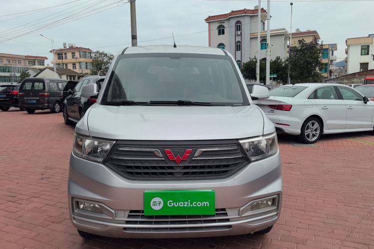 Used Wuling Hongguang V 2019 1.5L Enjoyment Version China VI LAR
