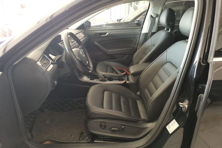 Used Volkswagen Passat 2017 330TSI DSG Luxury Edition
