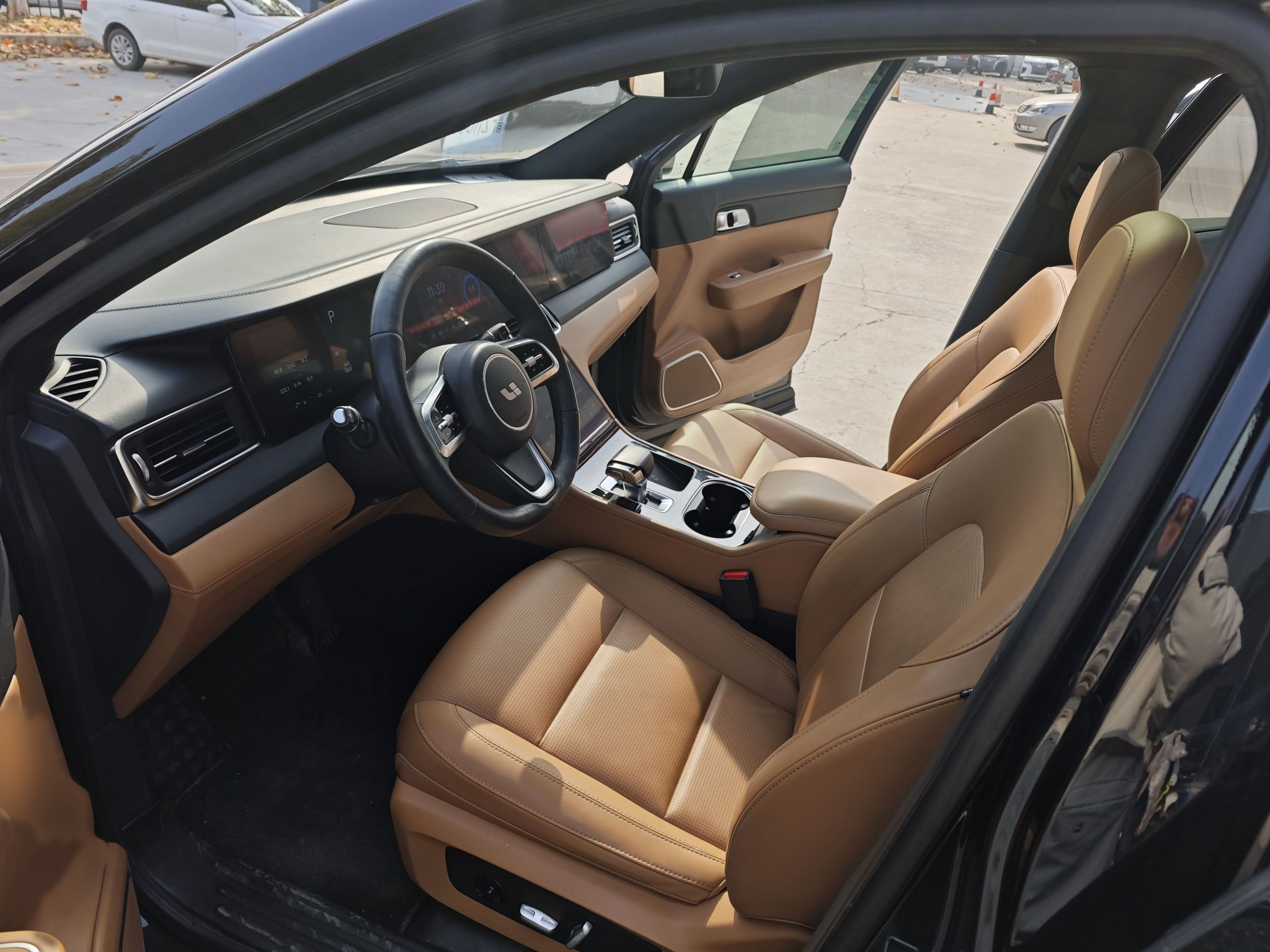 Переднее сиденье в автомобиле