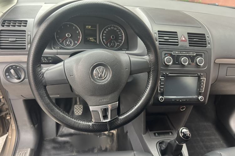 Used Volkswagen Touran 2015 1.4T Manual Fashion Edition 5-Seater
