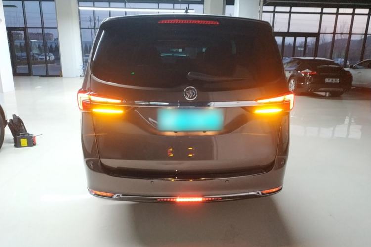 Used Buick GL8 2023 Land Executive Class Deluxe Model