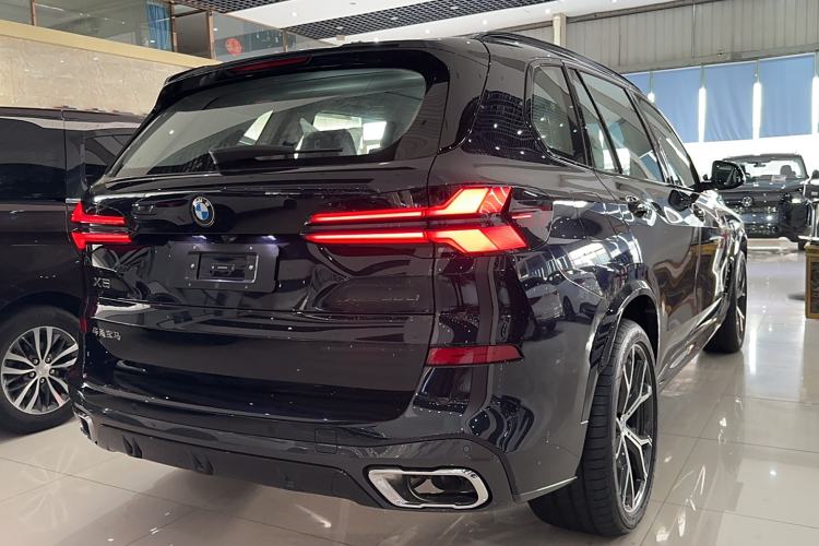 Used BMW X5 2023 xDrive 30Li Luxury M Sport Night Edition Package
