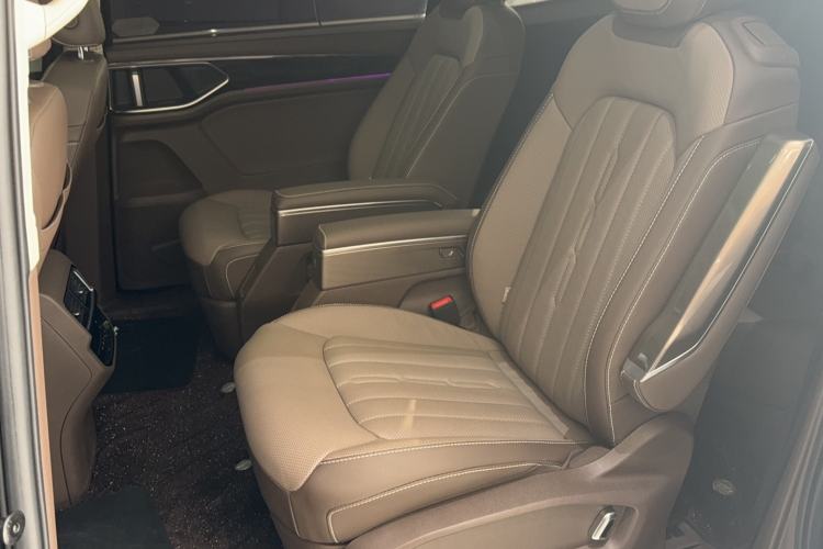 Used Volkswagen Viloran 2023 380TSI Luxury Edition
