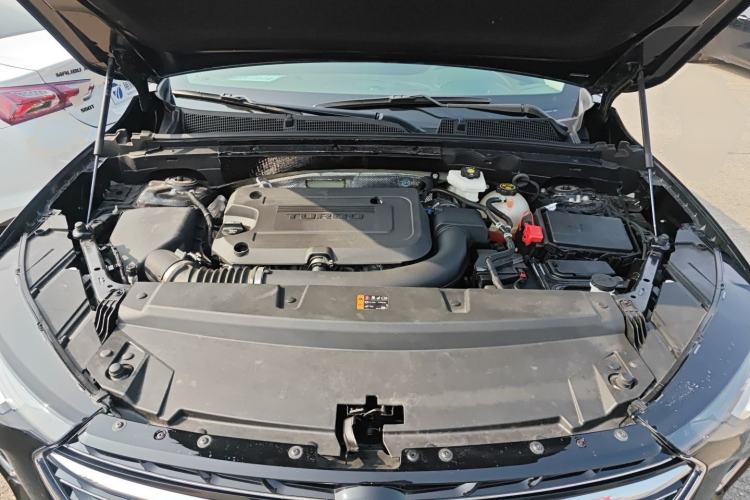 Used Buick Envision 2022 Facelift Encore S 652T Two-Wheel-Drive Luxury Model
