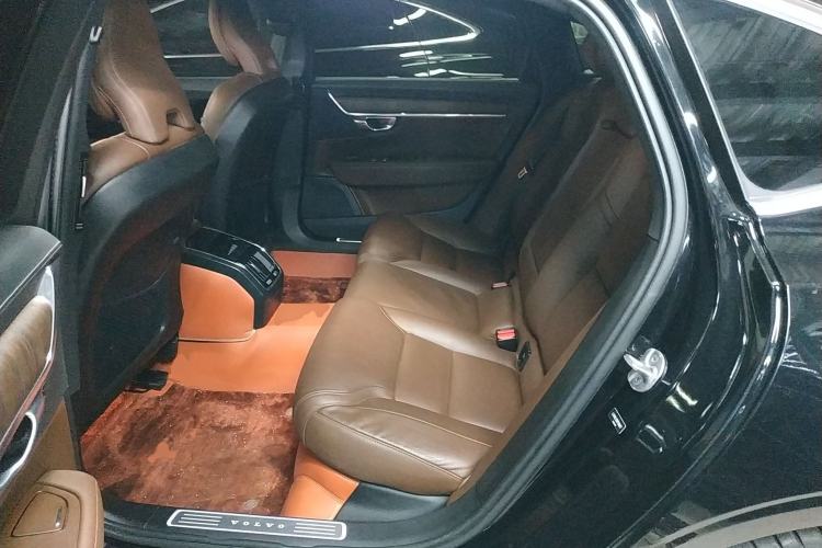 Used Volvo S90 2024 B5 Zhiyuan Luxury Edition
