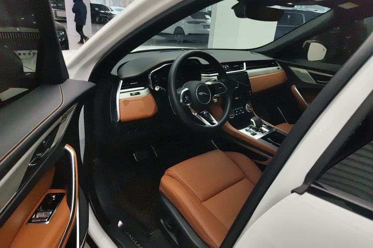 Used Jaguar F-PACE 2024 P250 R-Dynamic SE
