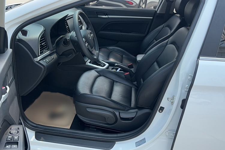 Used Hyundai Elantra 2016 1.6L Automatic ZhiXuan – Elite Version
