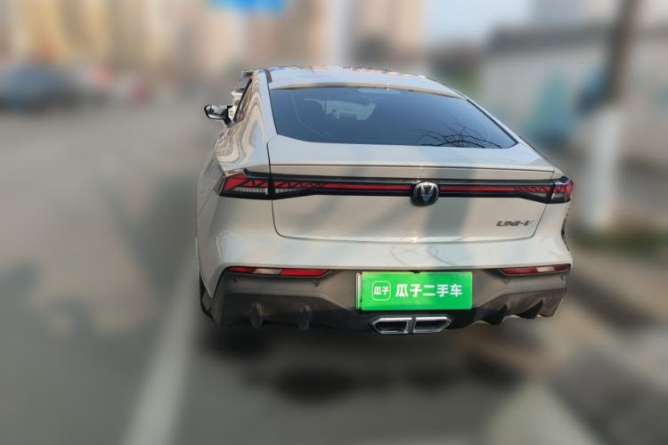 Used Changan UNI-V iDD 2024 Blue Whale Smart Electric iDD 136km ZhiKu Model
