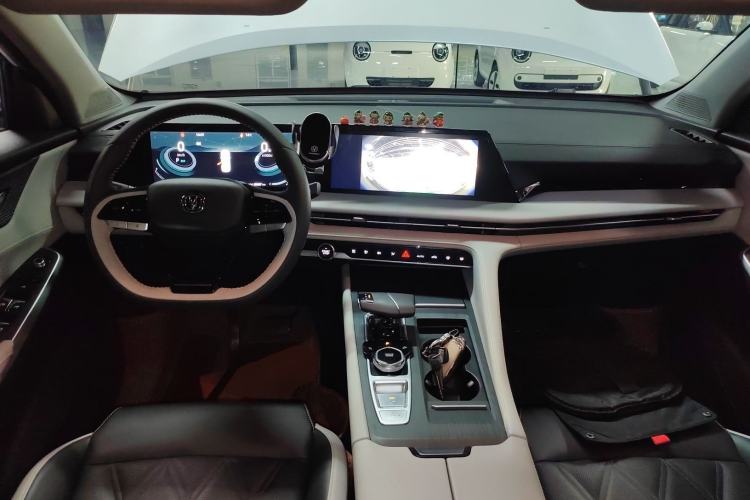 Used Changan CS75 PLUS 2023 3rd Generation 1.5T Automatic Prestige Model
