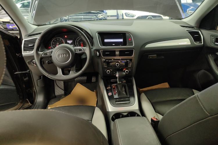 Used Audi Q5 2017 Plus 40 TFSI Technology Model