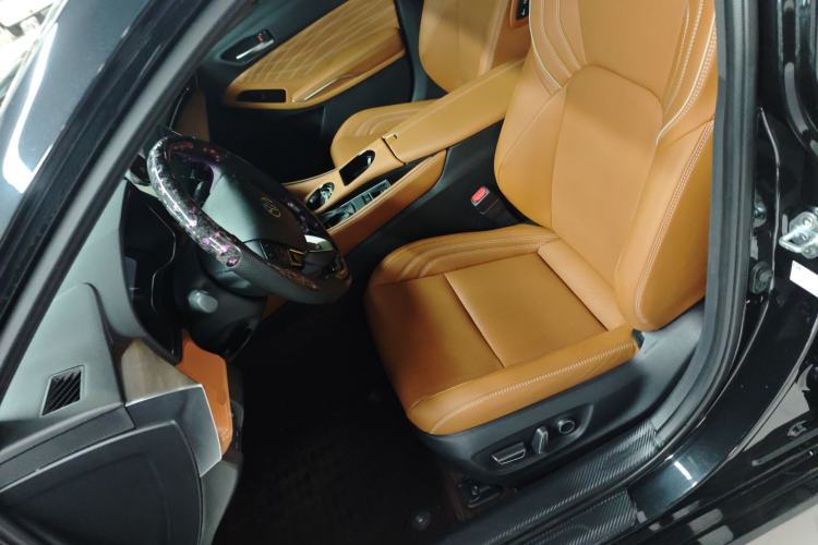 Used Toyota Avalon 2024 Dual-Motor 2.0L Luxury Edition
