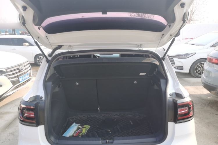 Used Volkswagen Tacqua 2020 1.5L Automatic Yue
