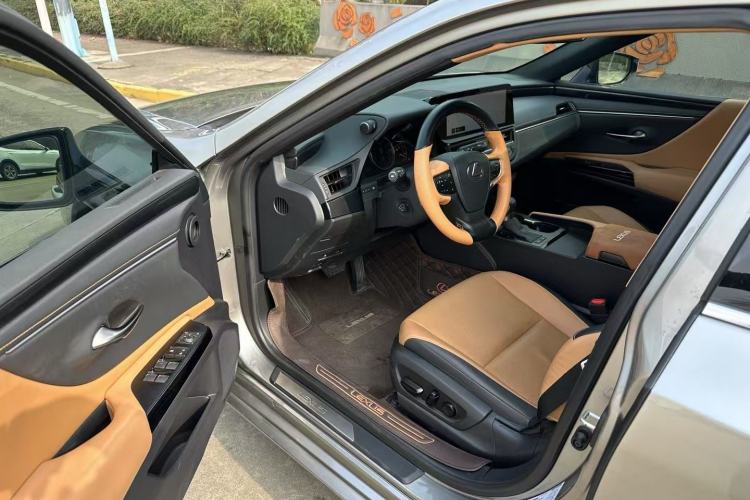 Used Lexus ES 2022 200 Excellence Edition
