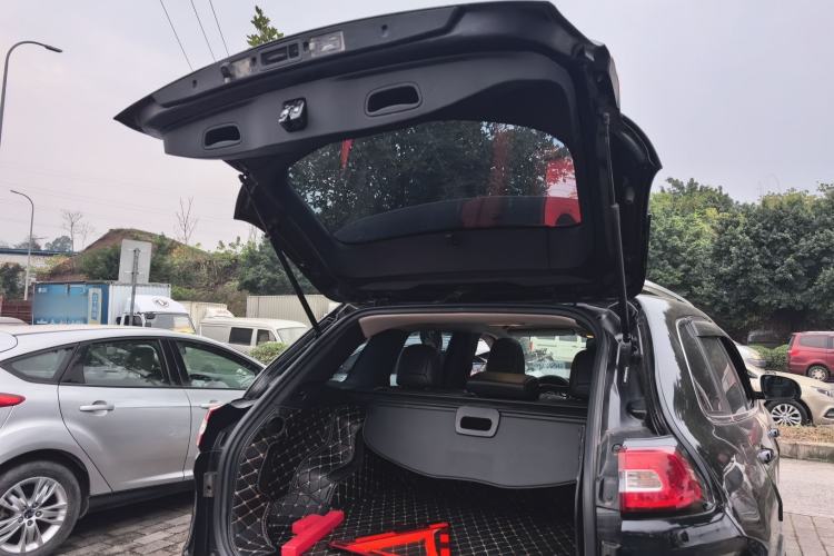 Used  Cherokee 2017 2.4L Professional Edition