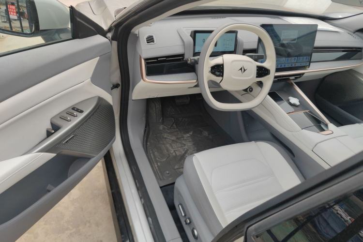 Used  eπ007 2024 540 All-Wheel Drive Pro Edition