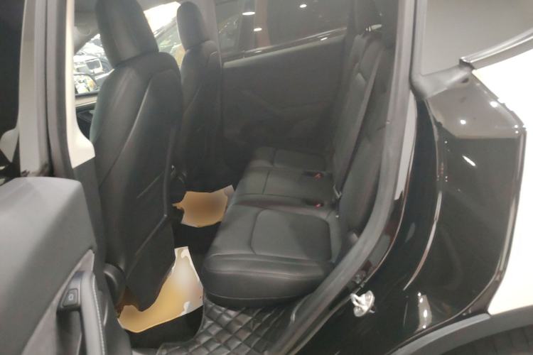 Used Tesla Model Y 2021 Long-Range All-Wheel-Drive Version
