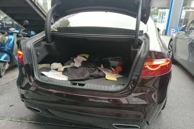 Used Jaguar XFL 2020 XFL 2.0T P200 Two-Wheel-Drive Rally Flag Edition
