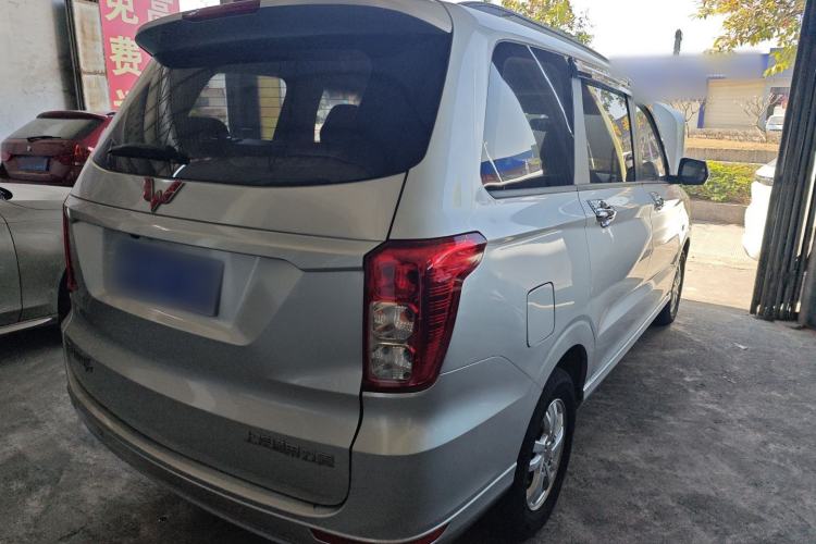 Used Wuling Hongguang 2019 1.5L S Comfort Edition China VI LAR

