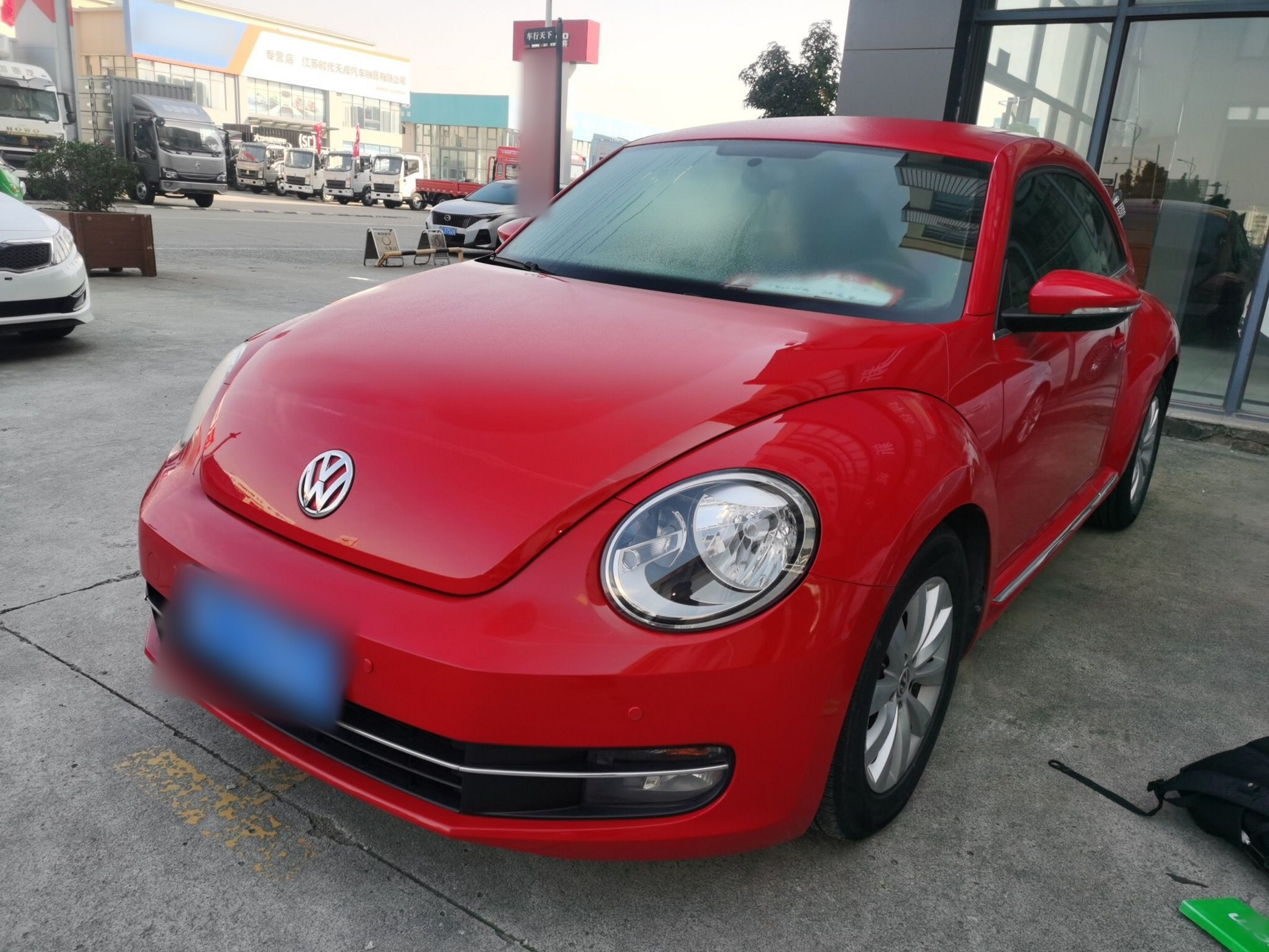 تحت مقدمة السيارة