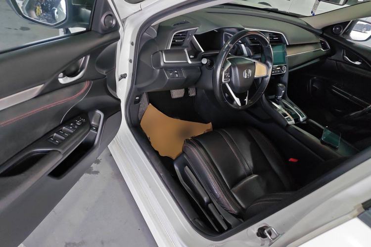 Used Honda Civic 2016 220TURBO CVT Luxury Edition
