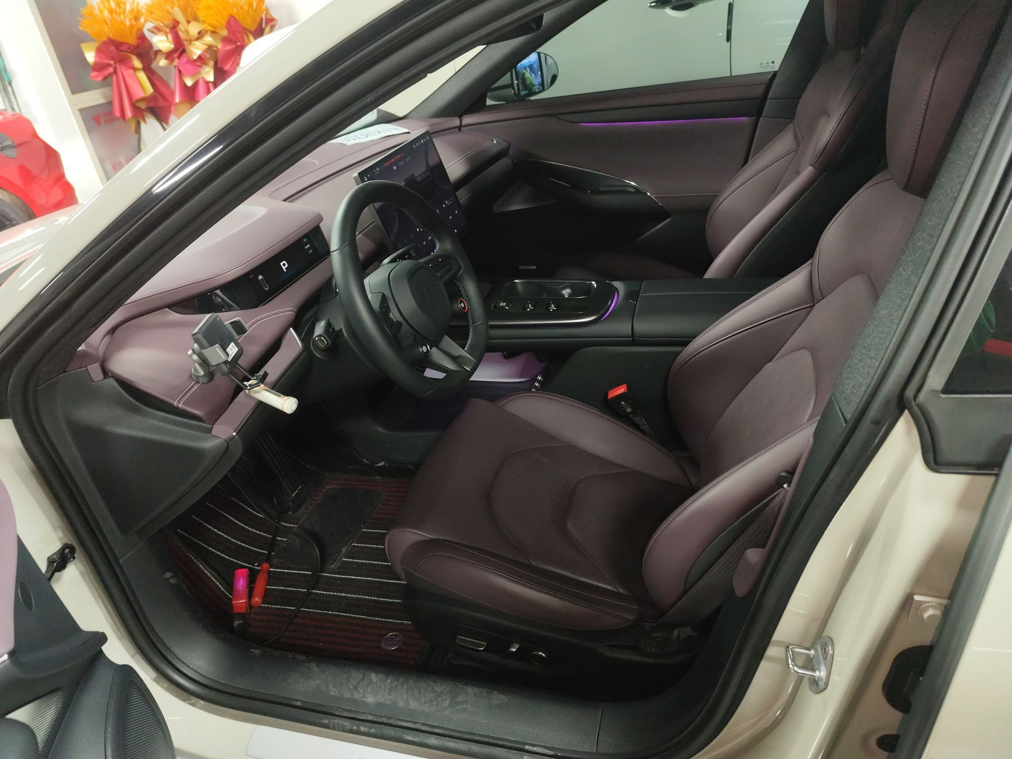 Переднее сиденье в автомобиле