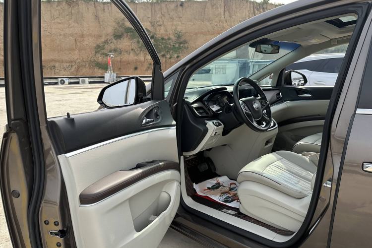 Used Buick GL8 2022 Land Business Class 652T Luxury Model
