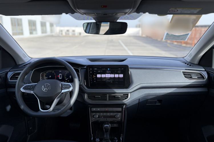 Used Volkswagen Tharu 2025 NewRui 300TSI Prestige Edition
