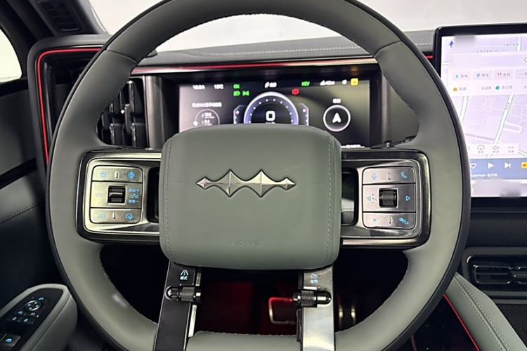 Used  Leopard 5 2023 Explore Edition