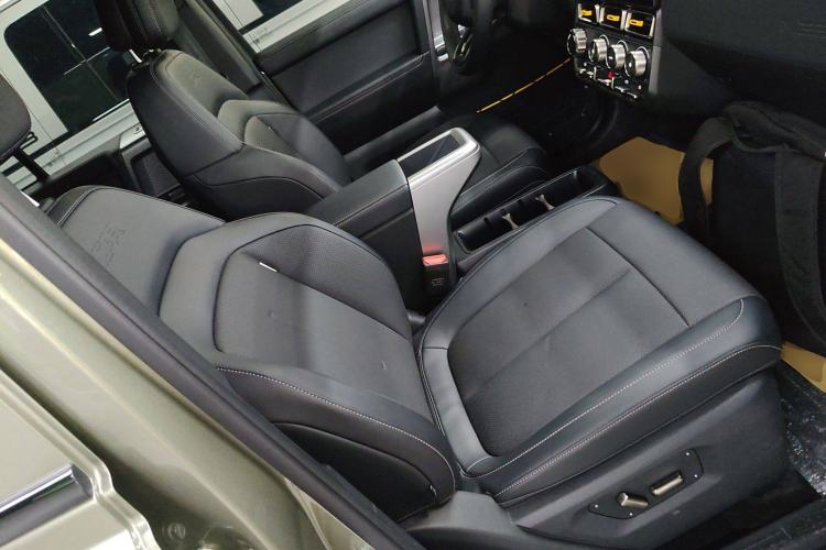 Used  V23 2025 501 Four-Wheel Drive Intelligent Driving Version
